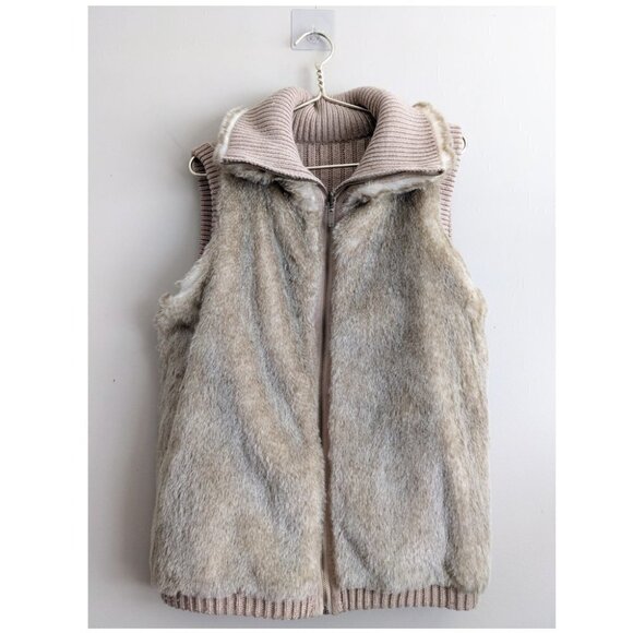 Eivissa Faux Fur Trim cable knit ribbed REVERSIBLE vest - Picture 4 of 9